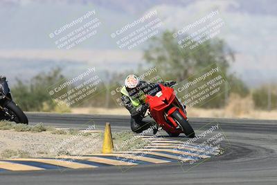 media/Nov-16-2025-Race Pace (Sun) [[8c5fa54630]]/Verified Riders/2-Turn 7 (945am)/